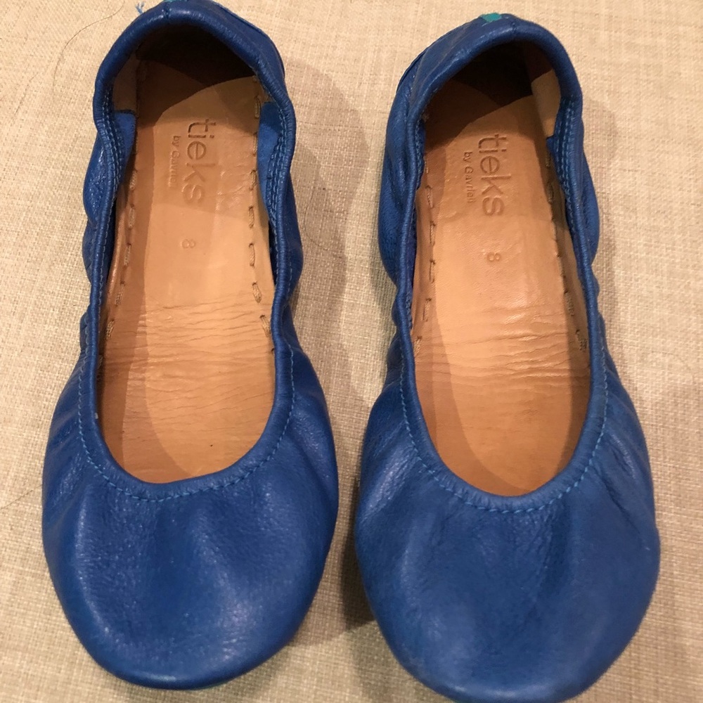 TIEKS SIZE 8 COBALT BLUE & TARRAGO SHOE CREAM